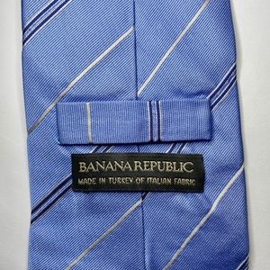Banana Republic 100% Silk Lt. Blue Neck Tie